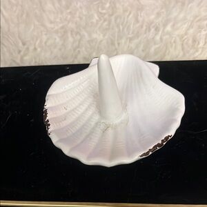White Shell Ring Holder